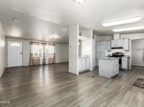 2200 N DELAWARE Drive, Apache Junction, AZ 85120