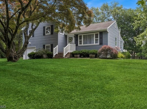 457 Valley Rd, Long Hill Twp., NJ 07933