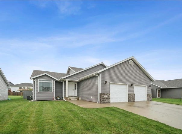 122 Hawk Avenue, Eagle Lake, MN 56024