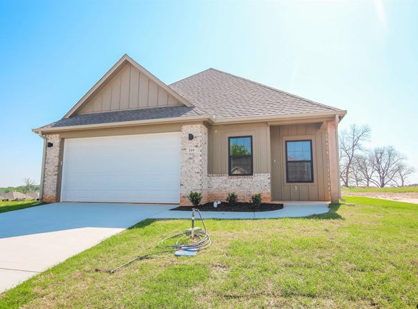 219 Nolan Farms Blvd, Winona, TX 75792