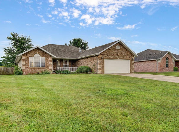 1060 Berkley, Marshfield, MO 65706
