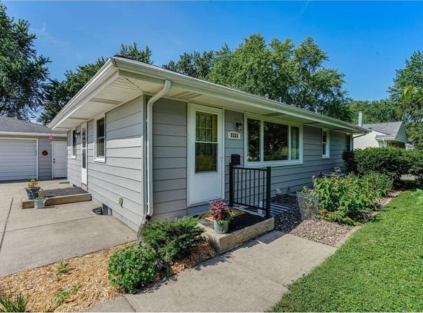 8333 32nd Avenue N, Crystal, MN 55427