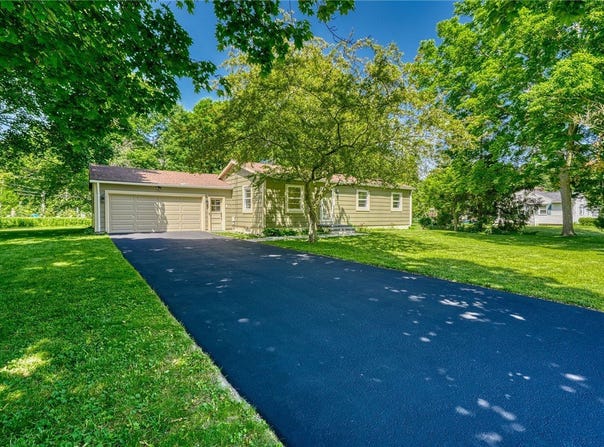 493 Holt Road, Webster, NY 14580