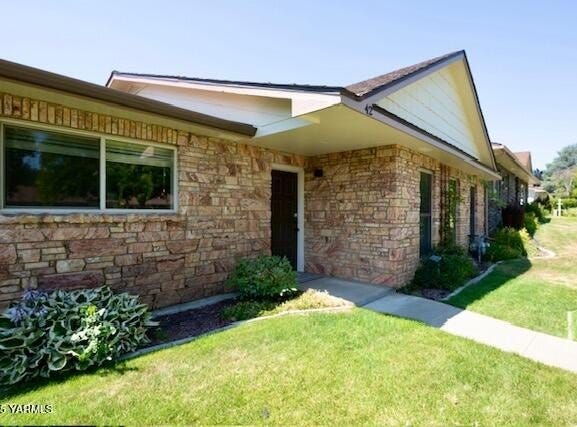 215 N 56th Ave, Yakima, WA 98908