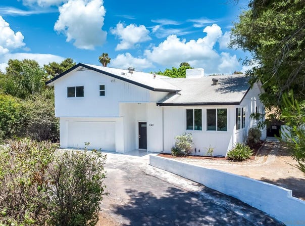 440-448 W Los Angeles Dr, Vista, CA 92083
