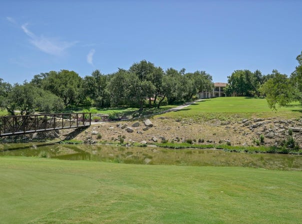 51 Tiburon DR, The Hills, TX 78738
