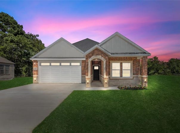 1209 S. Rockwall Ave., Terrell, TX 75160