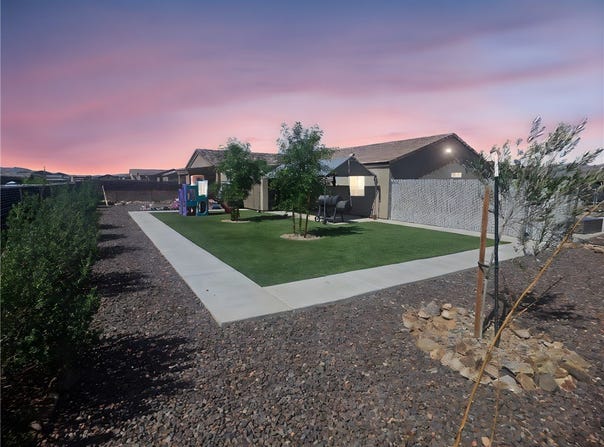 443 S Martinez Road, Golden Valley, AZ 86413