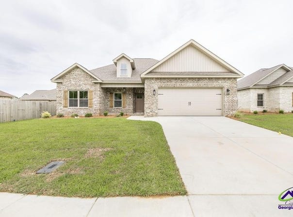 302 Willowbrook Lane, Kathleen, GA 31047