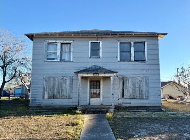 719 W Kleberg Avenue, Kingsville, TX 78363