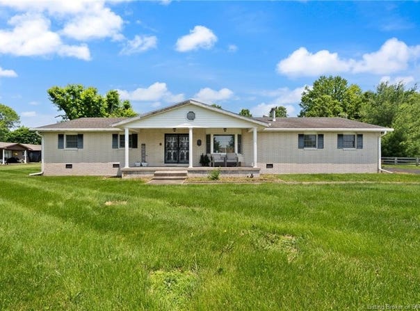 2046 West Bob White Drive, Scottsburg, IN 47170