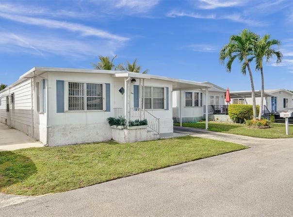 5271 SW 23rd Ter, Dania Beach, FL 33312