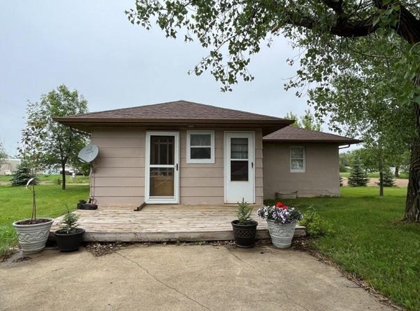 107 E Kansas Street, Isabel, SD 57633