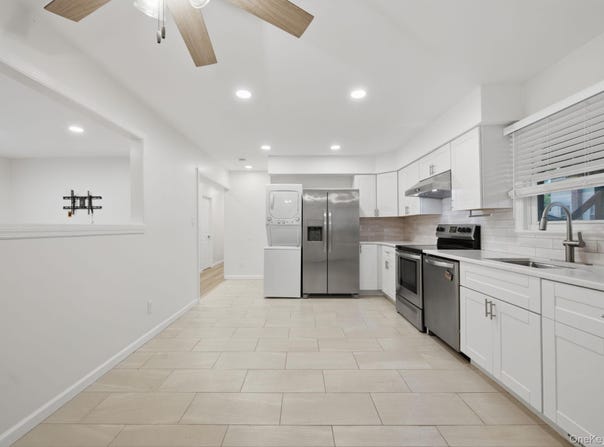 Lindenhurst, NY 11757