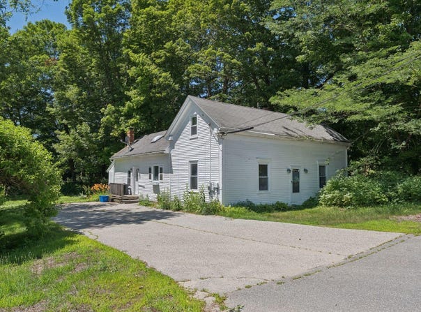 10 Portland Road, Gray, ME 04039