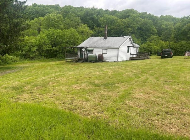 355 Lone Pine LN, Galeton, PA 16922