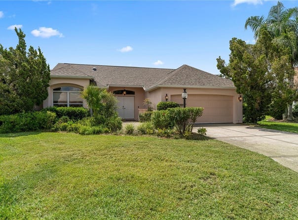 1302 LOPEZ LANE, THE VILLAGES, FL 32159