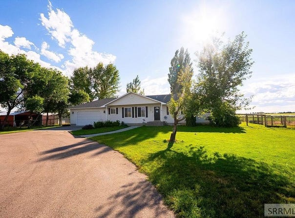 1368 N 1100 E, Shelley, ID 83274
