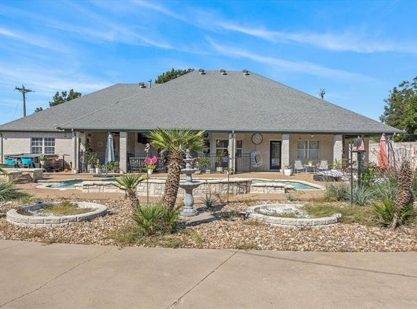 2801 Weylene Paseo, Granbury, TX 76049