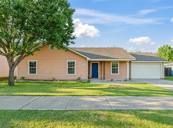 2813 Dana Lane, Denton, TX 76209