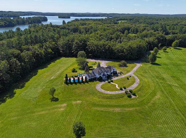 172 Annabessacook Road, Winthrop, ME 04364