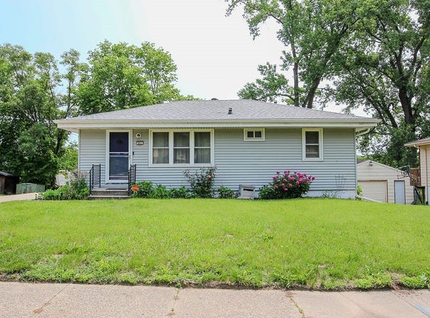 801 Winegardner Road, Des Moines, IA 50317