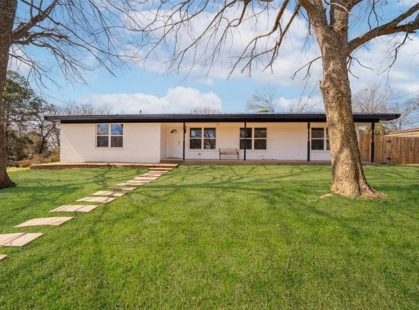 313 S Ash Street, White Oak, TX 75693