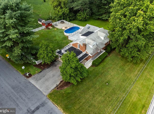 1239 W TRINDLE ROAD, MECHANICSBURG, PA 17055