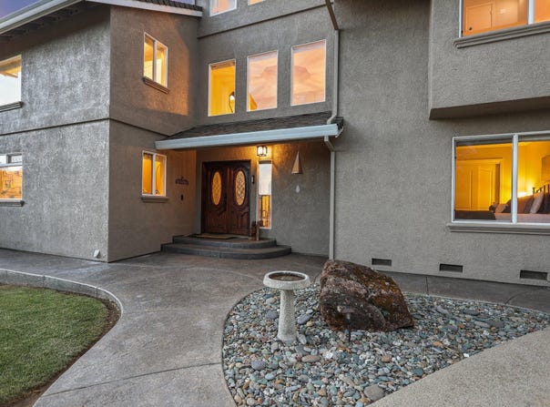 25841 CA-299, Bella Vista, CA 96008