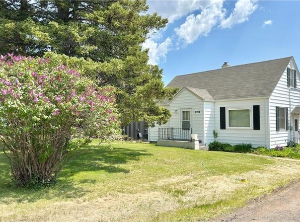 2212 Springvale Court, Duluth, MN 55811