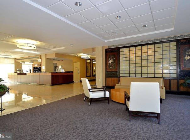 10500 ROCKVILLE PIKE, ROCKVILLE, MD 20852