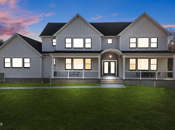 273 Colts Neck Road, Farmingdale, NJ 07727