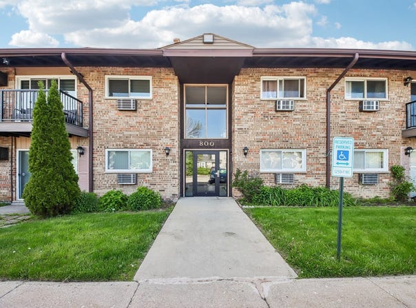 800 E Old Willow Road, Prospect Heights, IL 60070