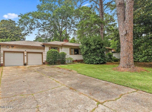 1032 Meadowbrook Road, Jackson, MS 39206