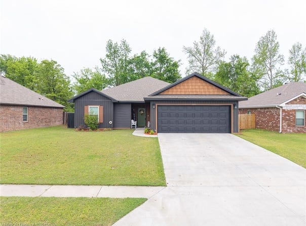211 Honeysuckle  ST, Alma, AR 72921