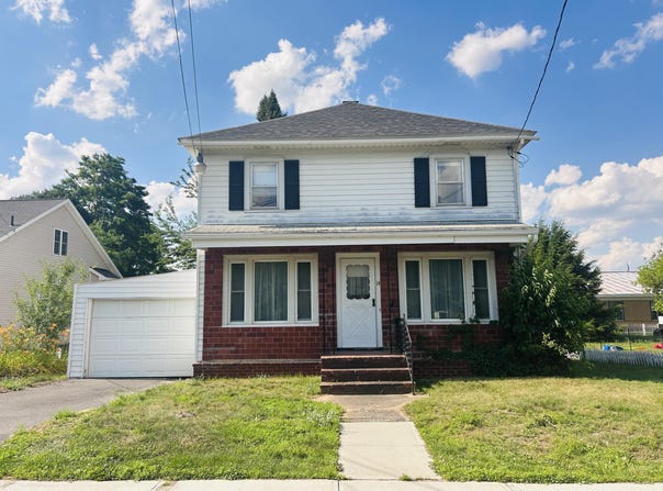 14 North Bend Street, Peru, NY 12972