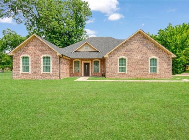 523 Hill Avenue, Pittsburg, TX 75686