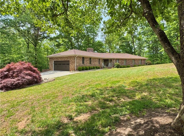 164 Creekside Drive, Pickens, SC 29671