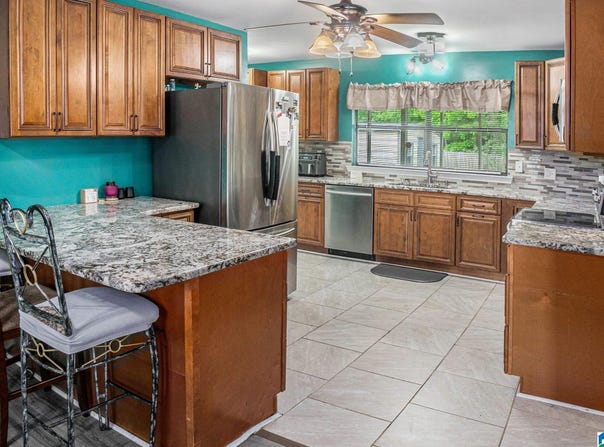810 12TH TERRACE, PLEASANT GROVE, AL 35127