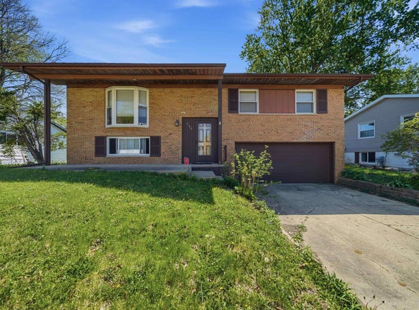 230 DEVRON Circle, East Peoria, IL 61611