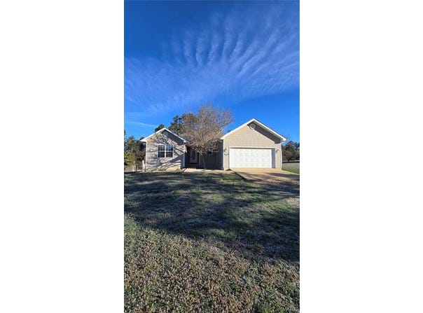 16255 Walnut Road, Plato, MO 65552