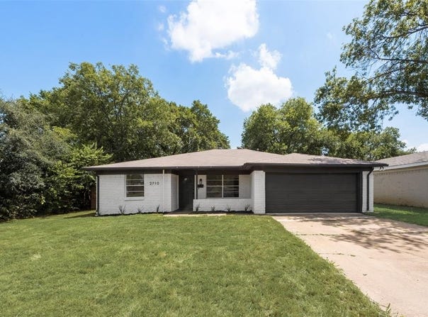 2710 Posey Drive, Irving, TX 75062