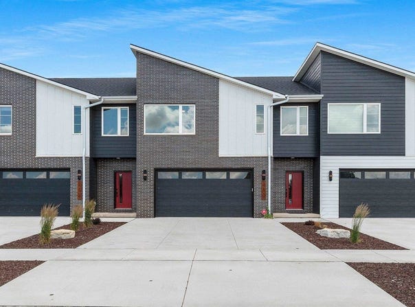 450 Aldon Circle, Green Bay, WI 54304