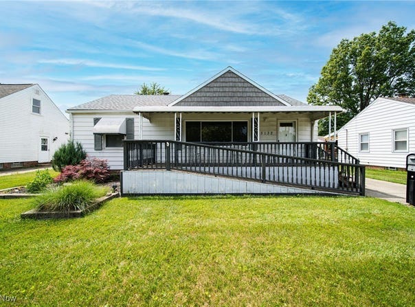 5132 Chestnut Hill Drive, Willoughby, OH 44094