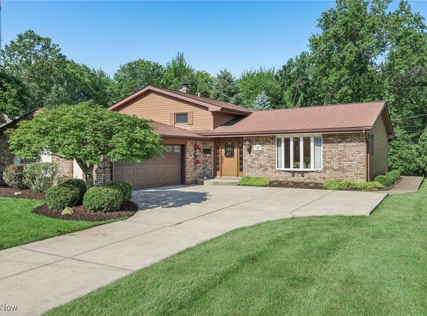 7250 Normandy Drive, Parma, OH 44134