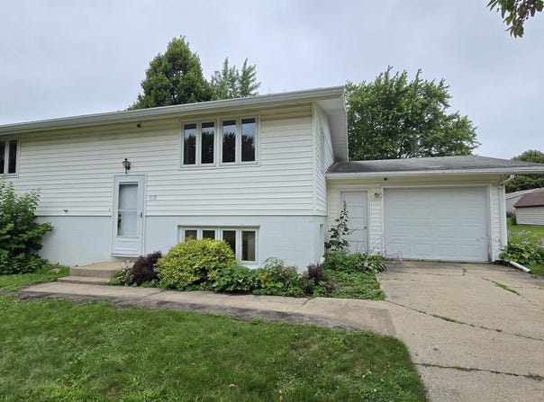 108 Hillhaven Drive, Forest City, IA 50436