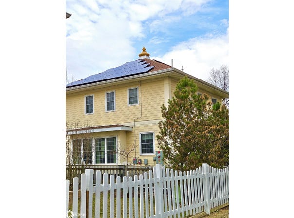 710 Orchard Place, Fairfield, IA 52556