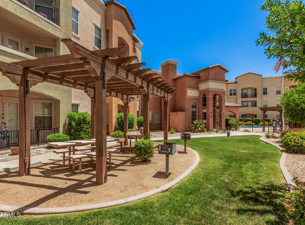 14575 W MOUNTAIN VIEW Boulevard, Surprise, AZ 85374