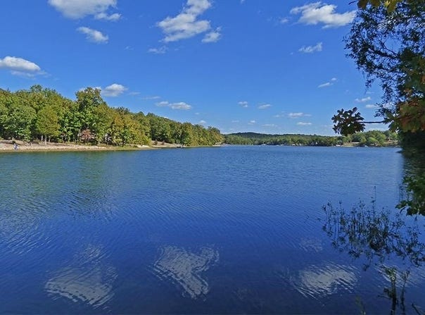 Chesapeake Drive, Cherokee Village, AR 72529