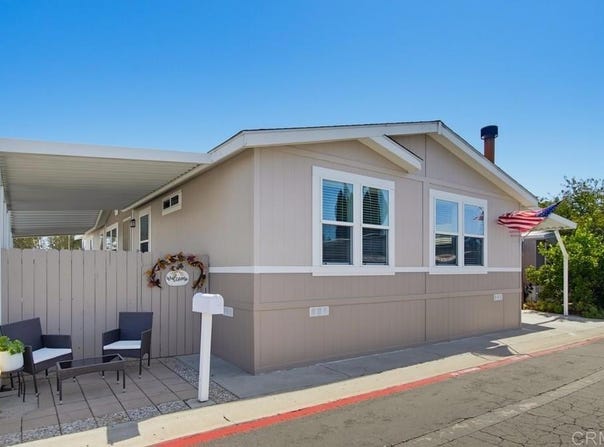 900 Howard Avenue, Escondido, CA 92029